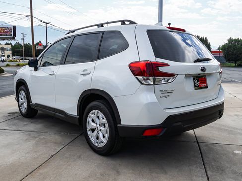 Used 2023 Subaru Forester AWD/4WD image 6