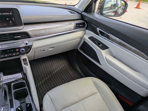 Used 2020 Kia Telluride EX image 13