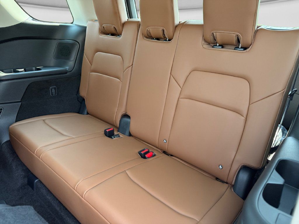 New 2026 Nissan Pathfinder Platinum AWD/4WD image 16