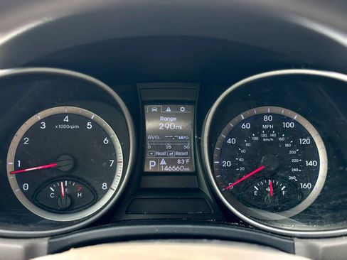 Used 2016 Hyundai Santa Fe SE AWD/4WD image 13
