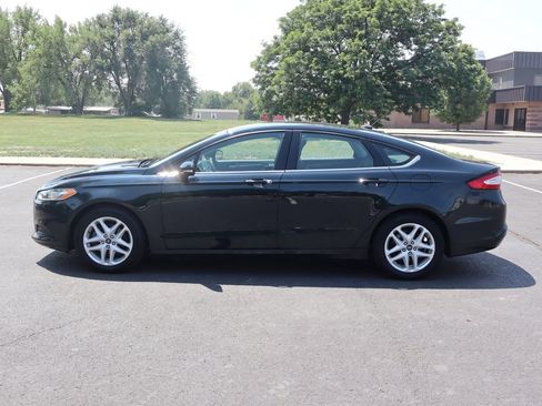 Used 2014 Ford Fusion SE FWD image 9