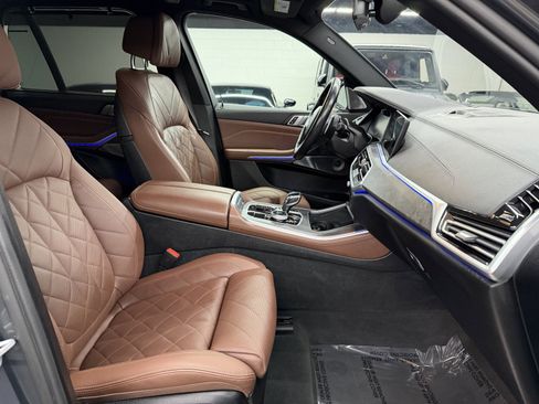 Used 2023 BMW X5 M50i w/ Executive Package image 24