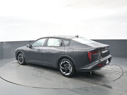New 2025 Kia K4 EX image 3