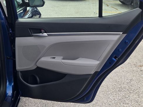 Used 2019 Hyundai Elantra SE image 13
