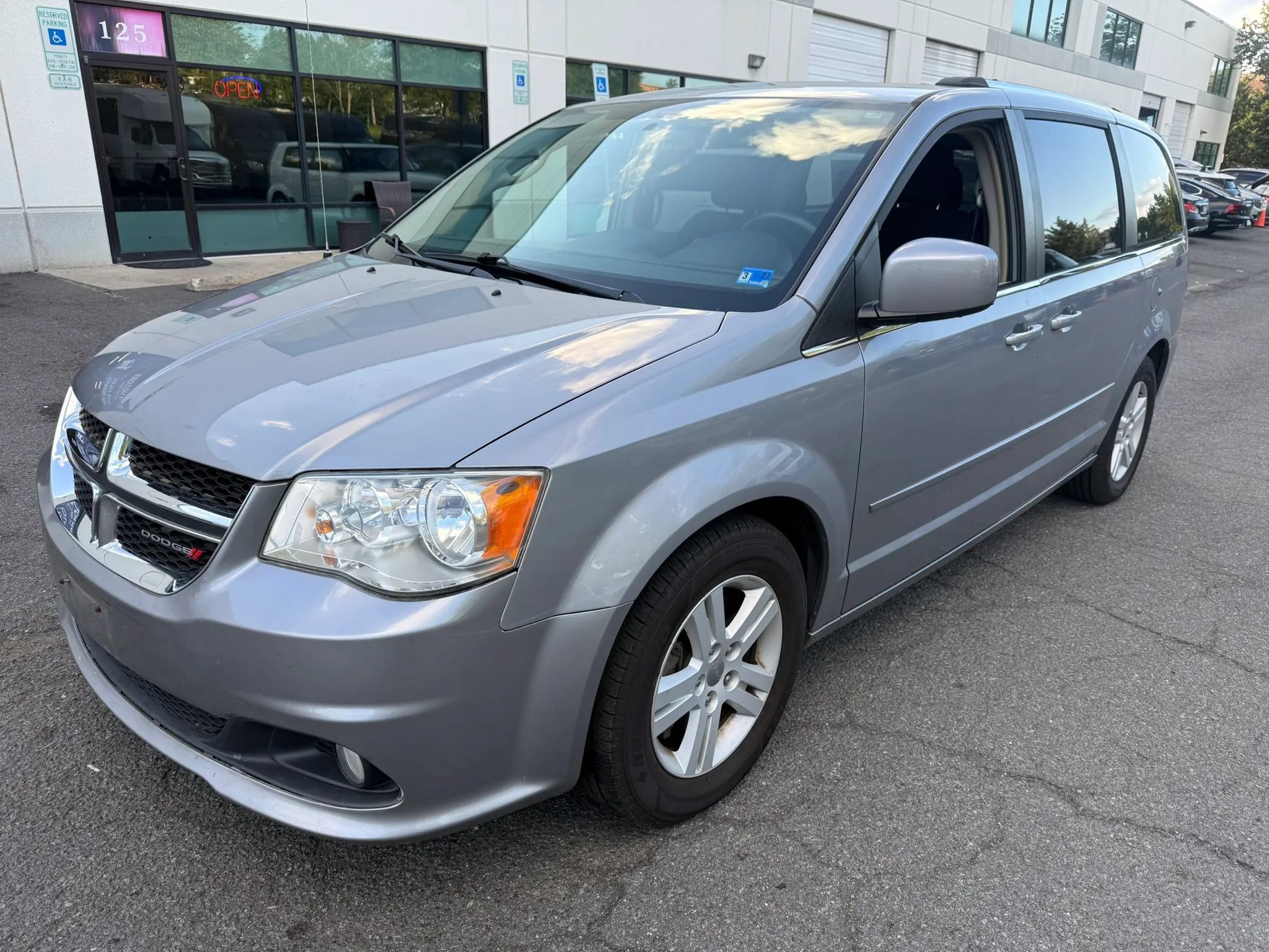 Used 2013 Dodge Grand Caravan Crew w/ Safety Sphere Group FWD image 11