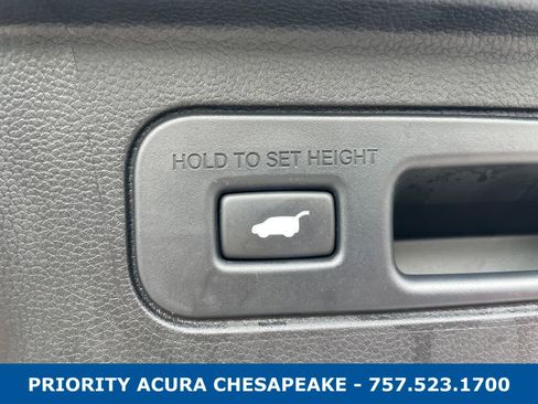 Used 2025 Honda Pilot TrailSport image 27
