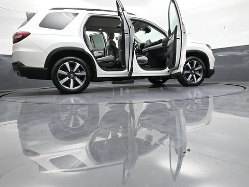 Used 2024 Honda Pilot Touring image 50