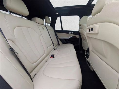 Used 2022 BMW X5 sDrive40i w/ Parking Assistance Package image 22