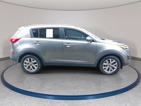 Used 2016 Kia Sportage LX w/ LX Popular Package FWD image 4