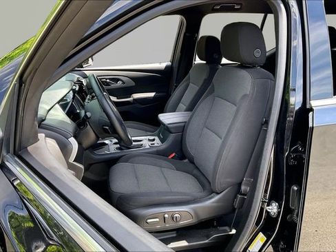 Used 2023 Chevrolet Traverse LT FWD image 15