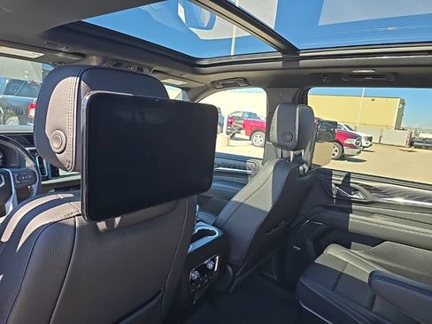 Used 2024 GMC Yukon XL Denali w/ Denali Reserve Package AWD/4WD image 20