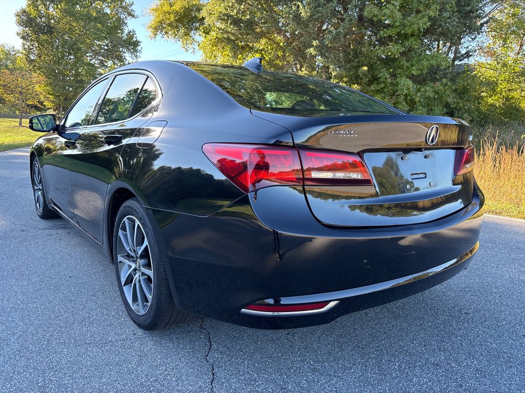 Used 2017 Acura TLX V6 FWD image 3