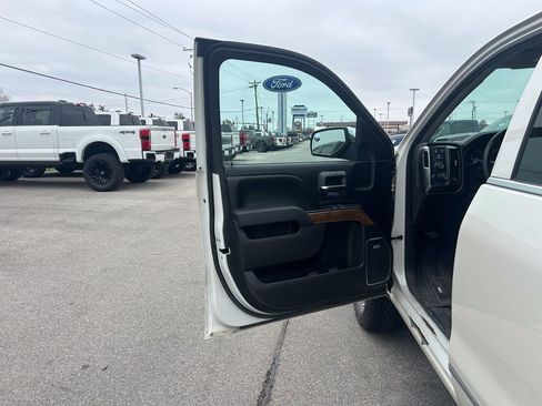 Used 2015 Chevrolet Silverado 1500 LTZ w/ LTZ Plus Package image 12