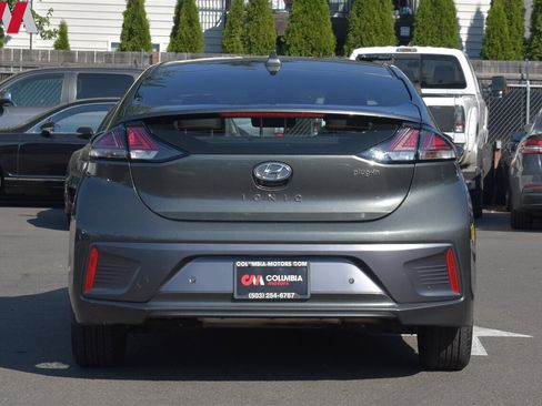 Used 2022 Hyundai Ioniq Limited image 4