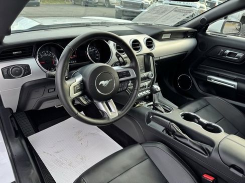 Used 2015 Ford Mustang Premium image 8