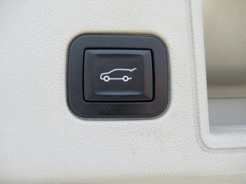 Used 2018 GMC Terrain Denali w/ Advanced Safety Package FWD image 35