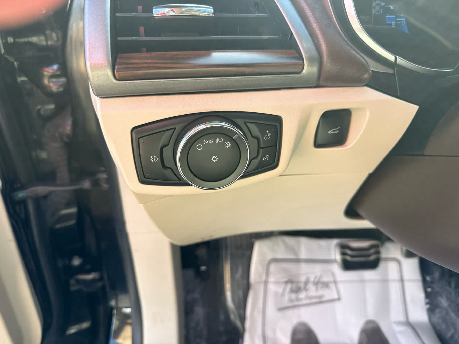 Used 2017 Ford Fusion Platinum AWD/4WD image 17