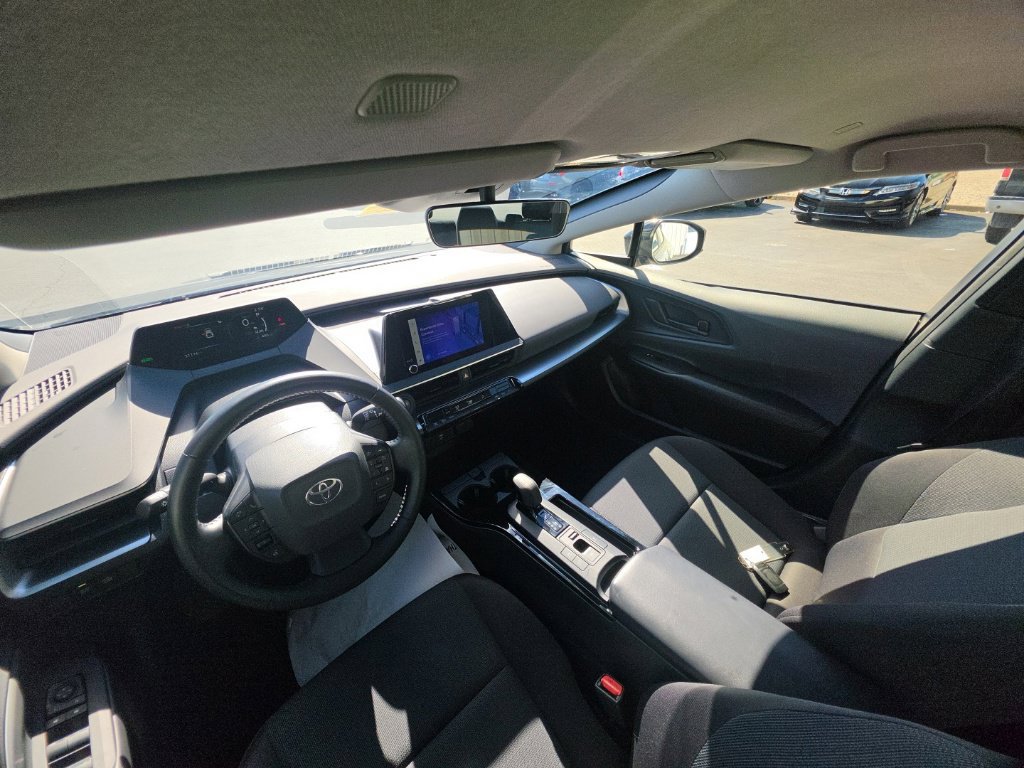 Used 2025 Toyota Prius LE FWD image 26