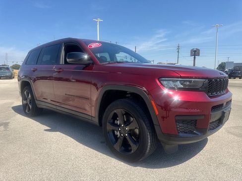 Used 2023 Jeep Grand Cherokee L Laredo AWD/4WD image 8