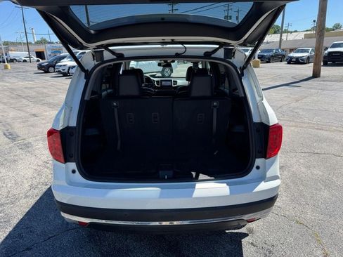 Used 2017 Honda Pilot Touring image 8
