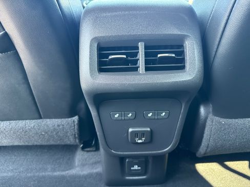 Used 2020 Chevrolet Equinox Premier FWD image 7