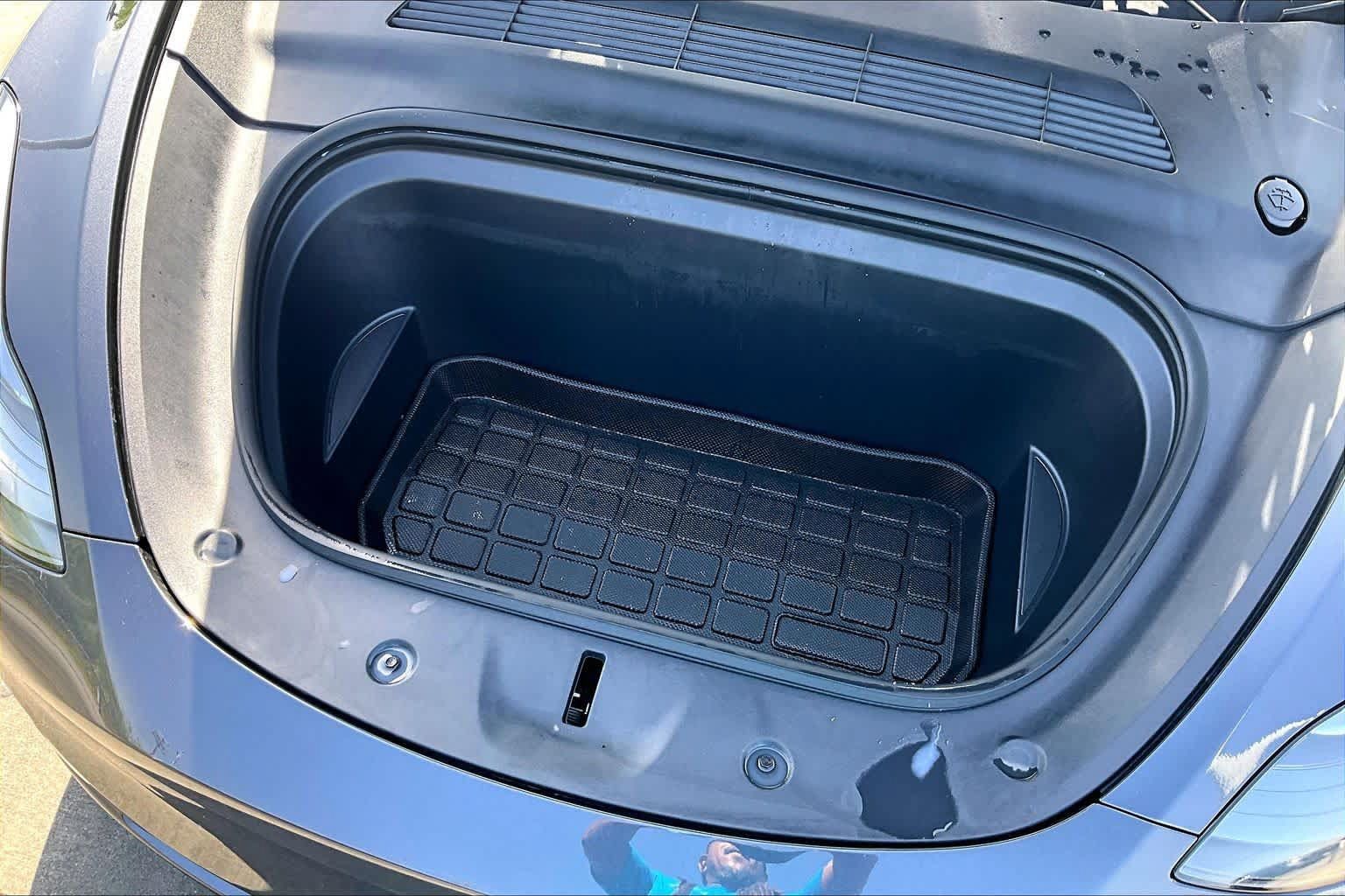 Used 2025 Tesla Model Y Long Range RWD image 30