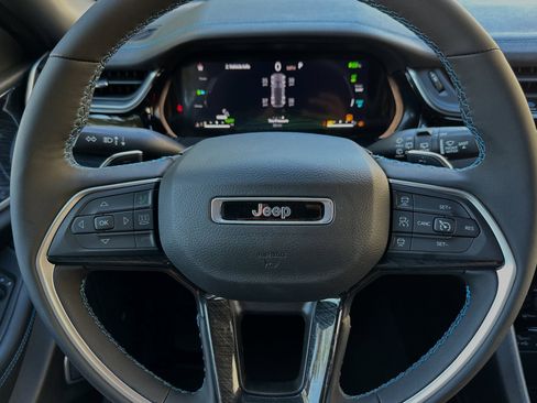 New 2023 Jeep Grand Cherokee Trailhawk w/ Advanced Protech Group II image 23