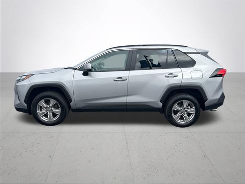 Used 2025 Toyota RAV4 XLE AWD/4WD image 10