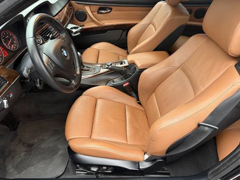 Used 2013 BMW 335i Convertible image 16