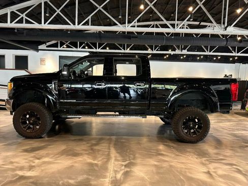 Used 2017 Ford F250 Lariat w/ Lariat Ultimate Package image 2