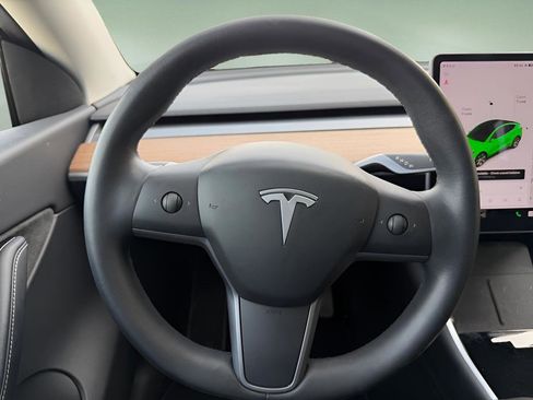 Used 2020 Tesla Model Y Performance image 18