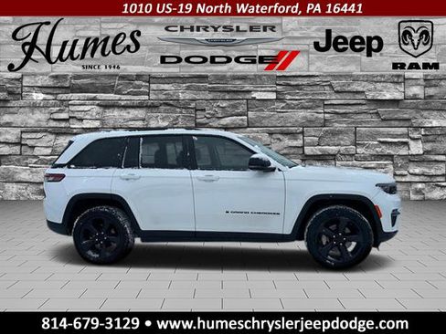 Used 2023 Jeep Grand Cherokee Limited w/ Black Appearance Package image 2