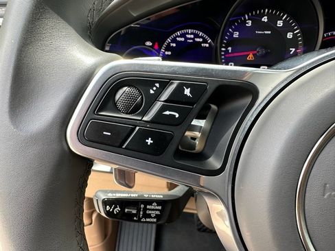 Certified 2023 Porsche Cayenne AWD/4WD image 26