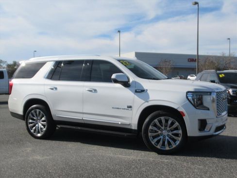 Used 2022 GMC Yukon Denali image 2