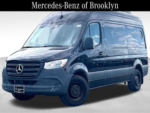 Used 2023 Mercedes-Benz Sprinter 2500 image 2