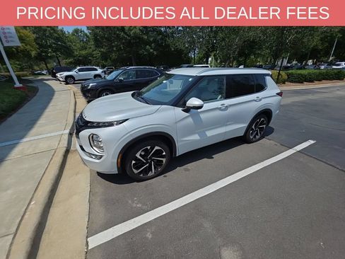 Used 2023 Mitsubishi Outlander SEL FWD image 1
