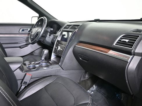 Used 2018 Ford Explorer Limited w/ Equipment Group 301A AWD/4WD image 15