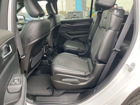 New 2025 Jeep Grand Cherokee L Altitude image 21