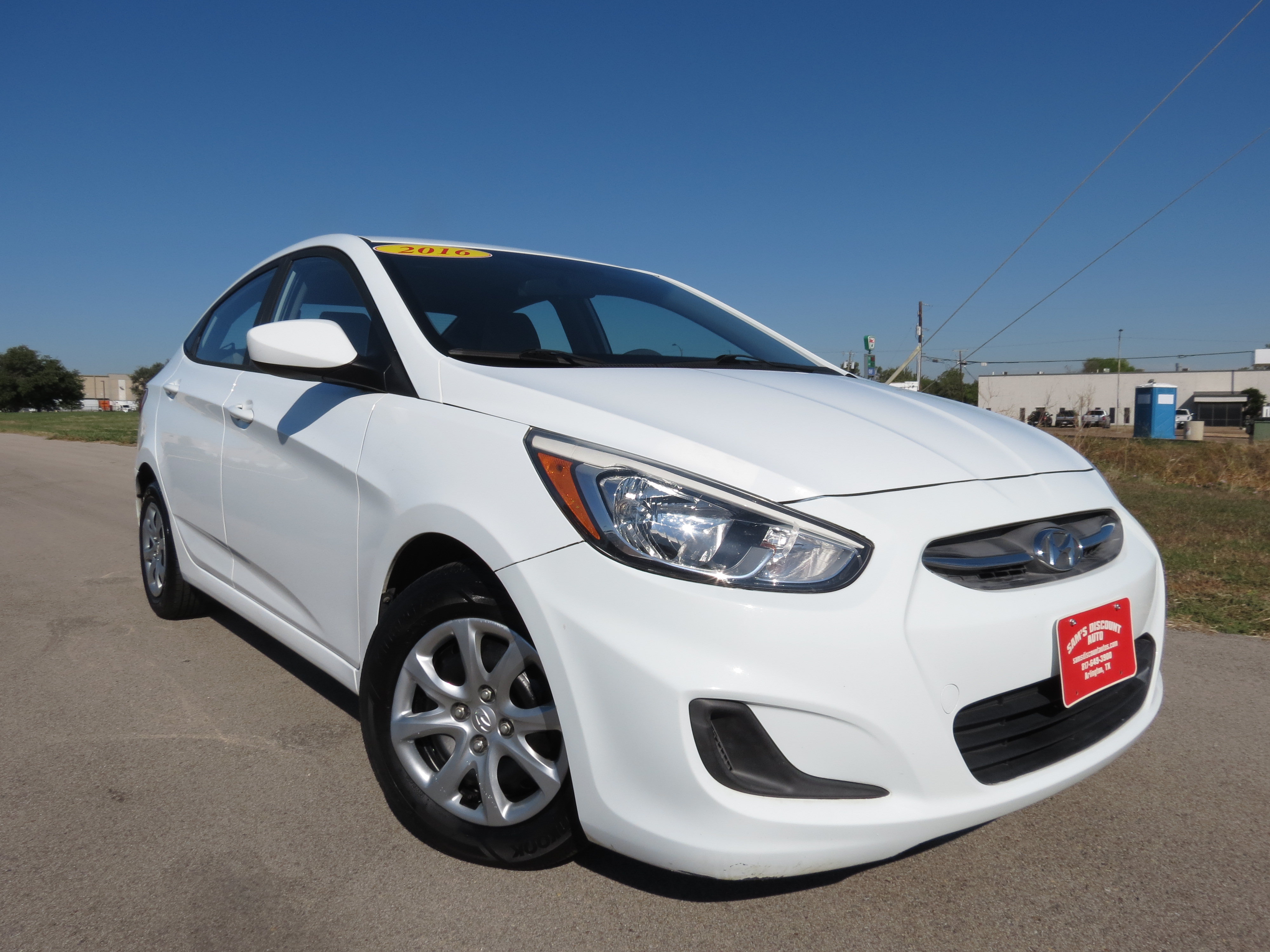 Used 2016 Hyundai Accent SE w/ Option Group 02 FWD image 2