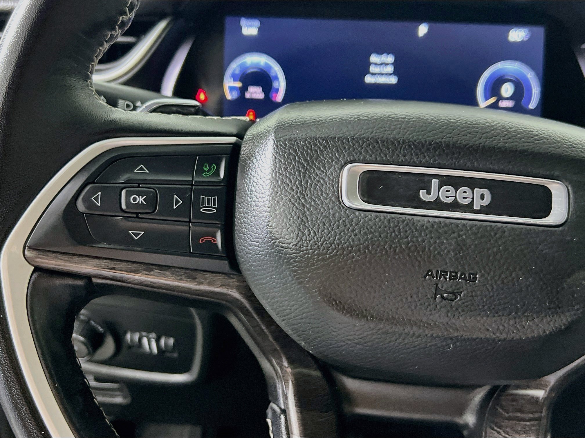 Used 2022 Jeep Grand Cherokee L Limited RWD image 18