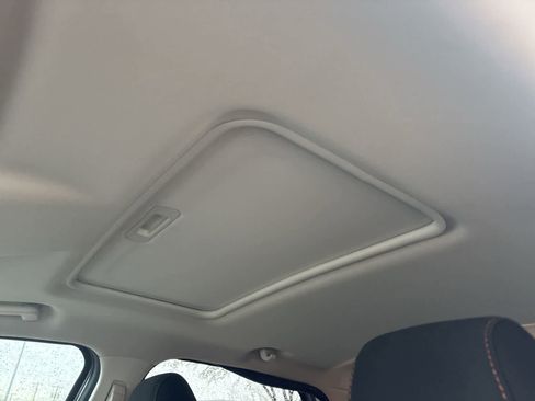 Used 2021 Ford EcoSport SE w/ SE Convenience Package image 24