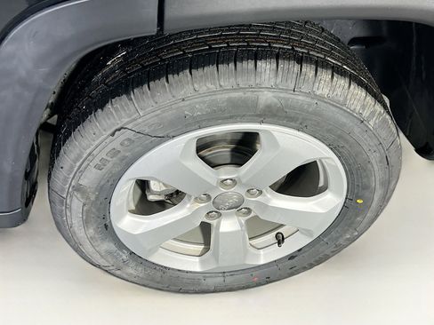 Used 2020 Jeep Compass Latitude w/ Popular Equipment Group image 29