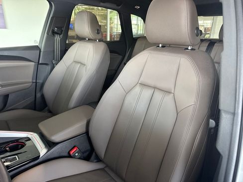 Used 2025 Audi Q5 Premium w/ Convenience Package AWD/4WD image 19