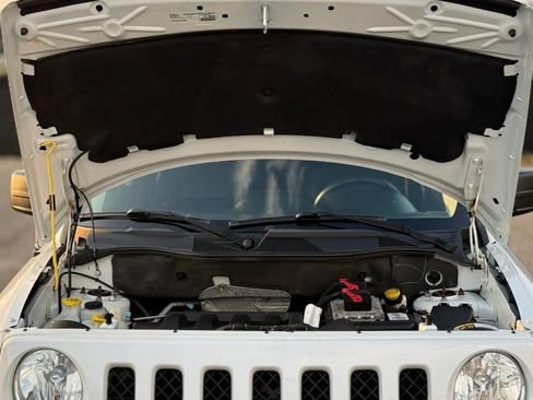 Used 2016 Jeep Patriot High Altitude AWD/4WD image 29