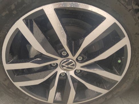 Used 2025 Volkswagen Jetta SE FWD image 31