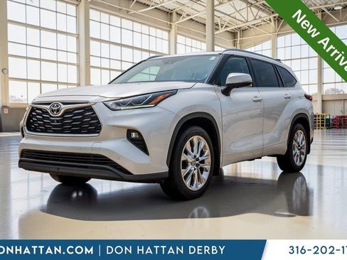 Used 2022 Toyota Highlander Limited AWD/4WD image 1