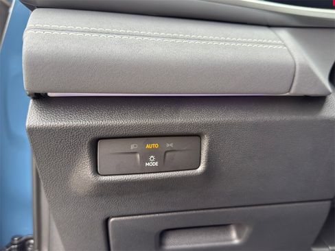 New 2026 Volkswagen Tiguan SE image 21