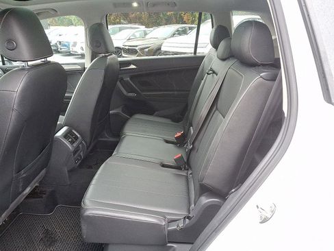 Used 2022 Volkswagen Tiguan SE w/ Panoramic Sunroof Package image 10