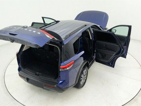 Used 2025 Nissan Pathfinder SV FWD image 23