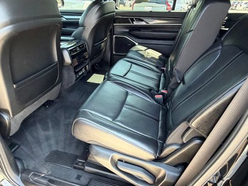Used 2023 Jeep Wagoneer 4WD w/ Premium Group I image 36